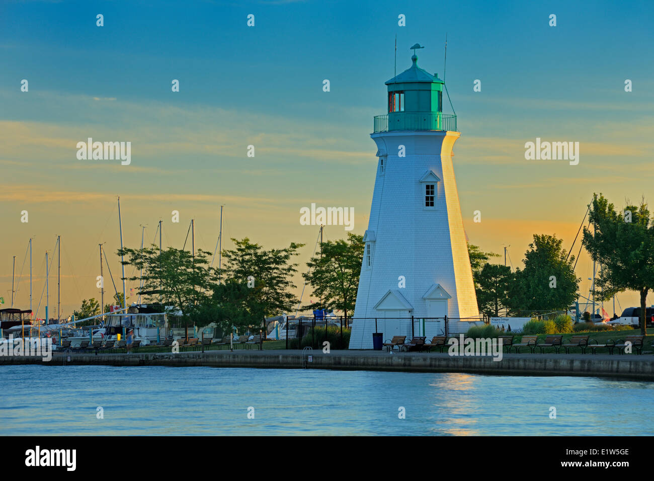 Phare sur le lac Ontario à Port Dalhouise, St Catharines, Ontario, Canada Banque D'Images