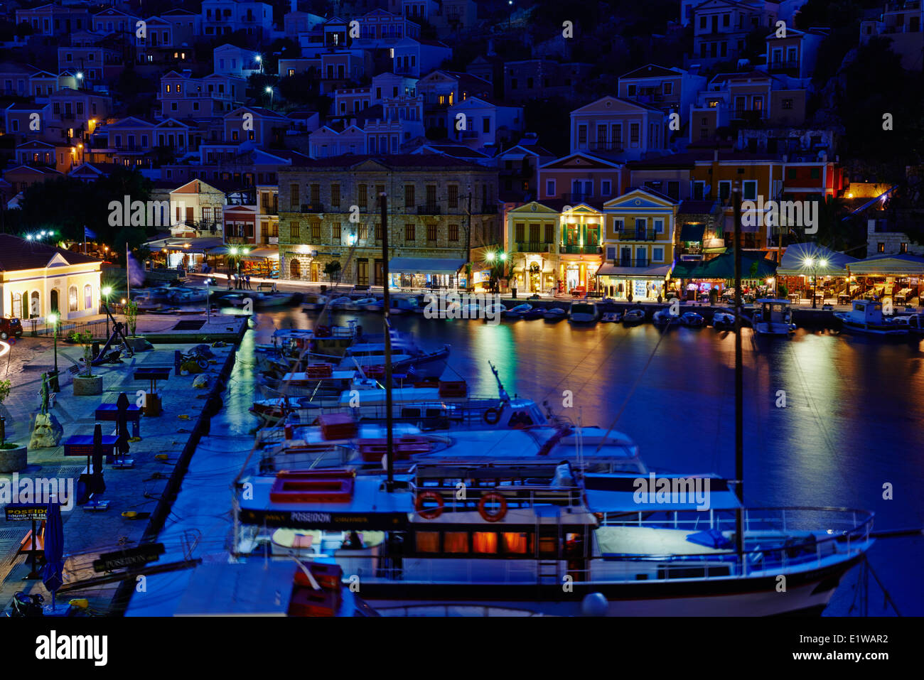 Grèce, Îles du Dodécanèse, l'île de Symi, Gialos Harbour Banque D'Images