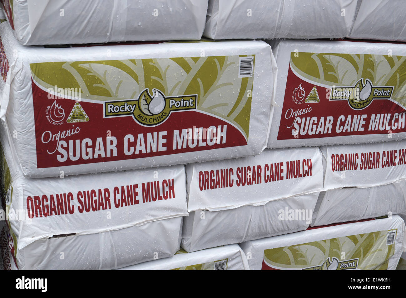 Centre de jardinage australien à terrey Hills, Sydney, Australie vendant du paillis de canne à sucre biologique dans un film plastique Banque D'Images