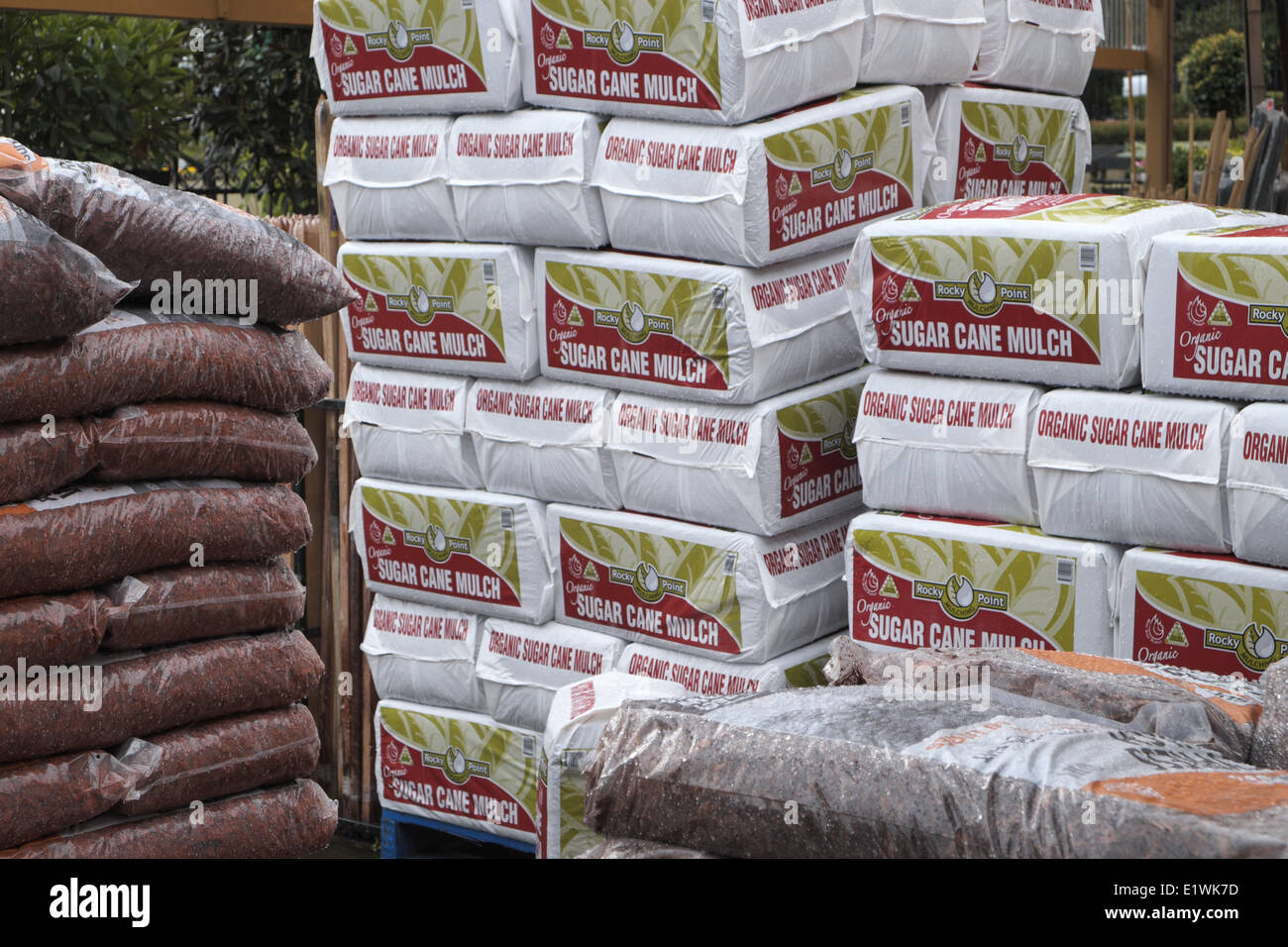 Centre de jardinage australien à terrey Hills, Sydney, Australie vendant du paillis de canne à sucre biologique dans un film plastique Banque D'Images