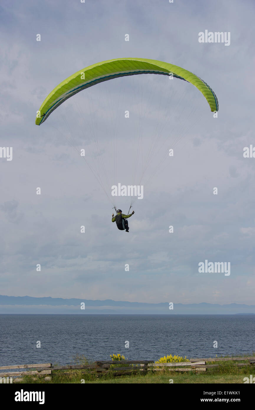 Le parapente est le sport aventure compétitive loisirs parapente vol libre : léger-vol planeur lancé-pied Banque D'Images
