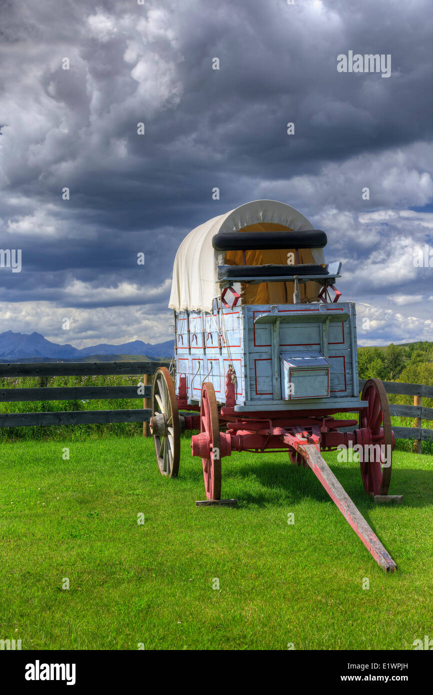 Wagon couvert au lieu historique national du Ranch-Bar U, Longview, Alberta, Canada Banque D'Images
