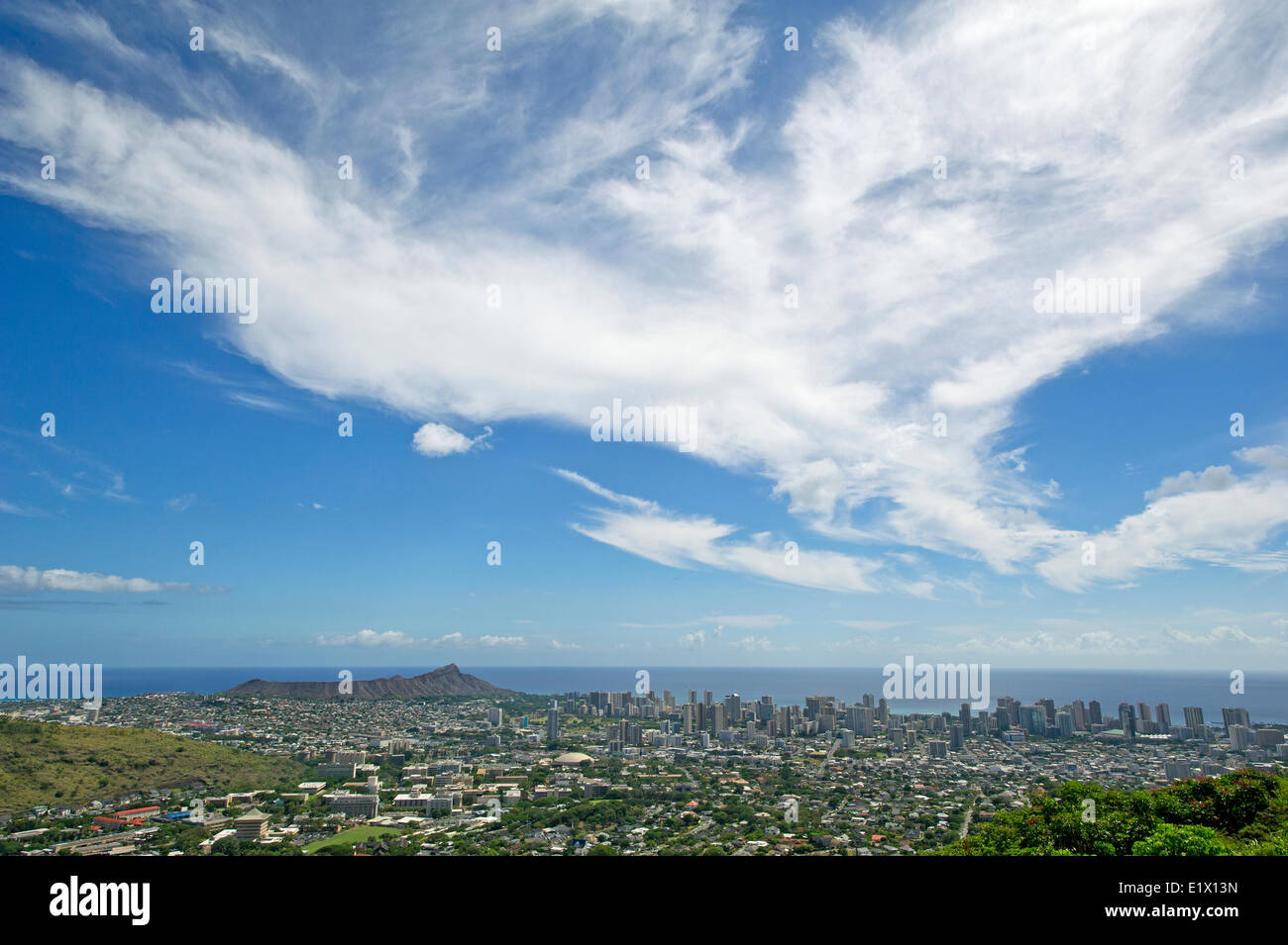 Vue sur la montagne de la tête Dimond et Honolulu, Hawaii Banque D'Images