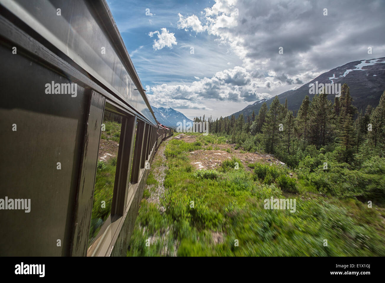 Équitation Le White Pass and Yukon Route à travers l'wildreness du Yukon et de la Colombie-Britannique Banque D'Images
