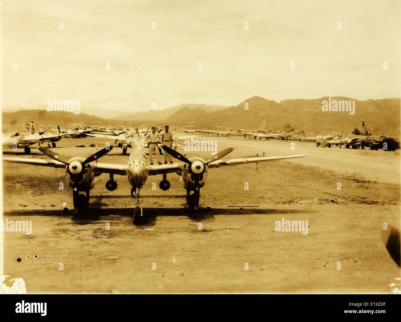 Le Groupe de chasse de l'Armée de l'air ; 7ème ; 36ème ; P-38s Banque D'Images