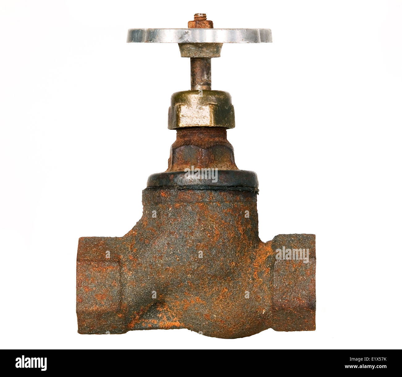 Old rusty brown tuyau avec grue, outil de plomberie industrielle Banque D'Images