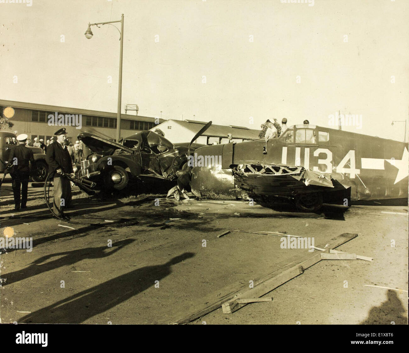 Le Grumman F6F Hellcat était un avion de chasse à porte-avions utilisé par la marine américaine pendant la IIe Guerre mondiale. Avec son design robuste et son puissant moteur Pratt & Whitney R-2800, le F6F est devenu le principal chasseur porte-avions de la marine, obtenant un succès significatif sur le théâtre Pacifique. Banque D'Images