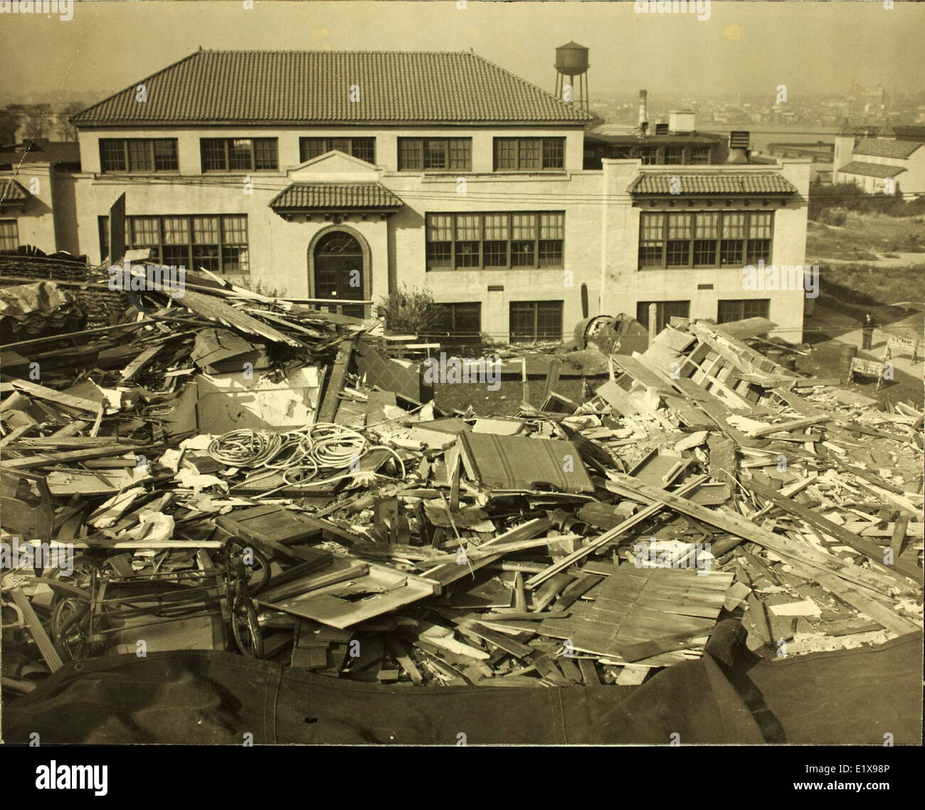 Le Grumman F6F Hellcat était un avion de chasse à porte-avions largement utilisé par la marine américaine pendant la IIe Guerre mondiale. Avec sa conception robuste, le F6F a été responsable de la défaite de la marine japonaise, obtenant plus de 75% des victoires de la marine américaine dans le Pacifique. C'est un élément clé du succès de la campagne aérienne de la Marine. Banque D'Images