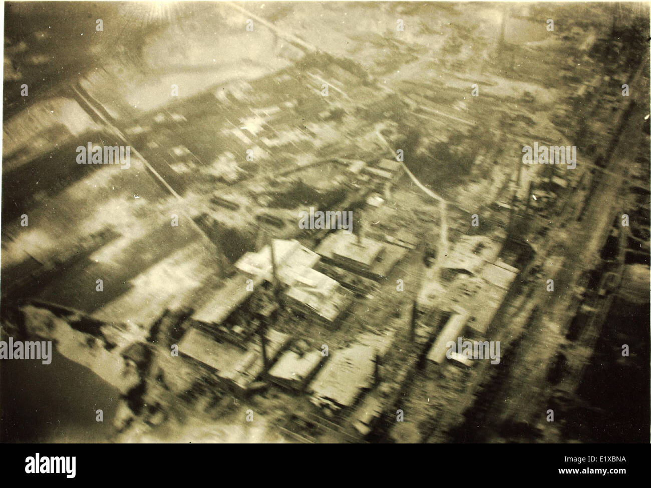 Cette photographie de reconnaissance aérienne de l'Allemagne prise entre 1941-1945 a été un outil crucial pour la planification militaire pendant la IIe Guerre mondiale. Elle a aidé à cartographier les territoires ennemis et à évaluer les emplacements stratégiques pour les opérations alliées. Banque D'Images