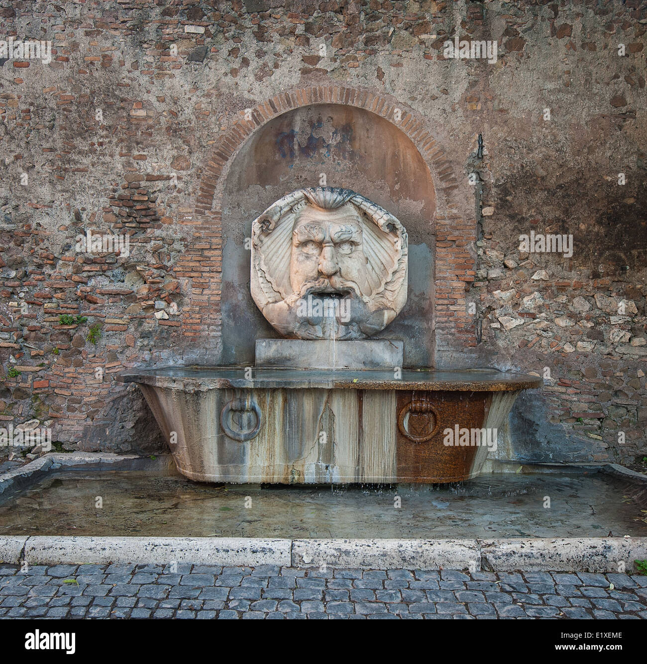 Fontaine en colline de l'Aventin, Rome, Italie Banque D'Images