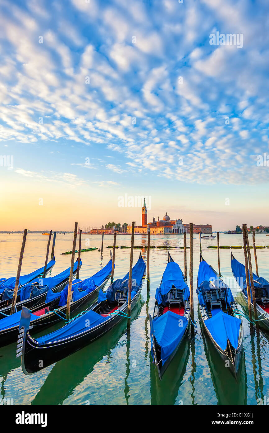L'église San Giorgio Maggiore et les gondoles à Venise - Italie Banque D'Images