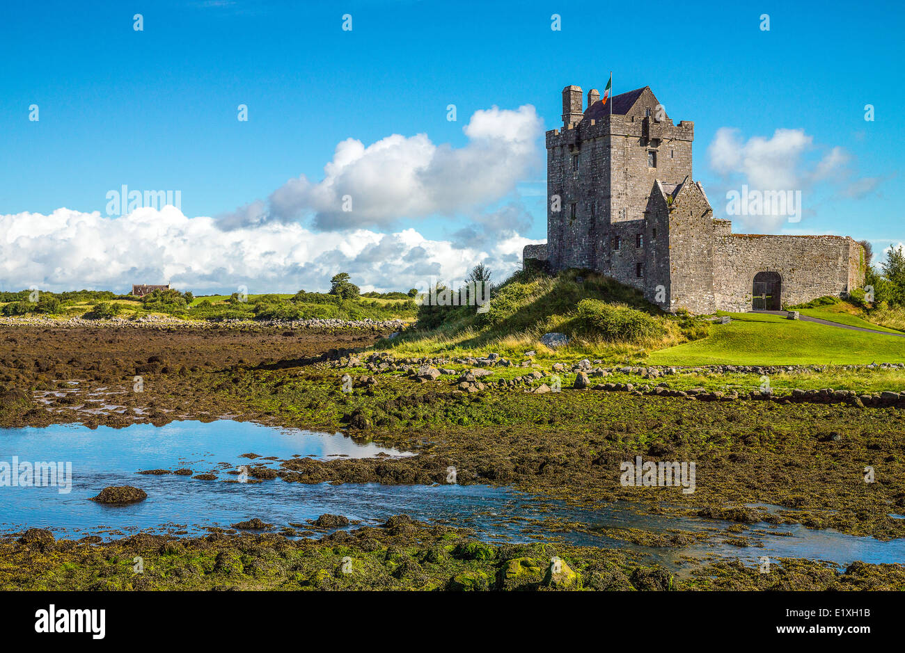L'Irlande, Galway, le comté de Dunguaire castle Banque D'Images