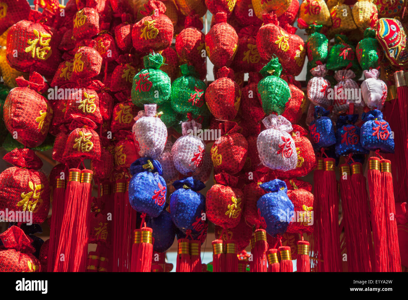 Décorations du Nouvel An chinois au marché Fa Yuen Street, Mongkok, Kowloon, Hong Kong Banque D'Images
