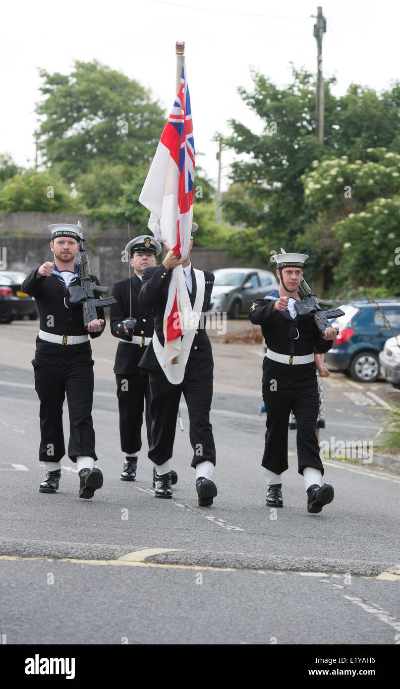 La parade annuelle de la liberté de Helston, où le personnel sous le commandement du capitaine Mark Garrat défilé à Helston Banque D'Images