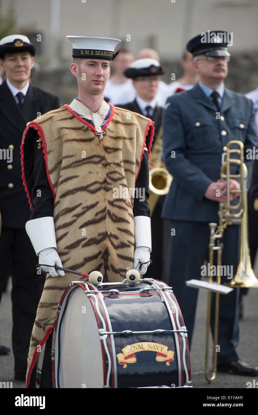 La parade annuelle de la liberté de Helston, où le personnel sous le commandement du capitaine Mark Garrat défilé à Helston Banque D'Images