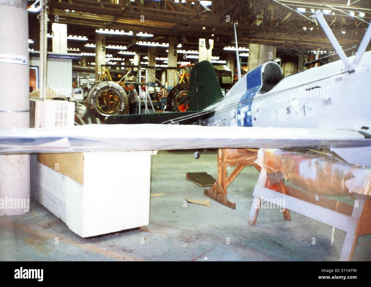 Le Boeing F4B-4 était un biplan utilisé par l'US Navy dans les années 1930 Il a été conçu pour les opérations de porte-avions et a servi de chasseur et d'avion de reconnaissance. Le F4B-4 était doté d'un cadre métallique et d'ailes recouvertes de tissu, et était un avion clé dans la transition vers les monoplans. Banque D'Images