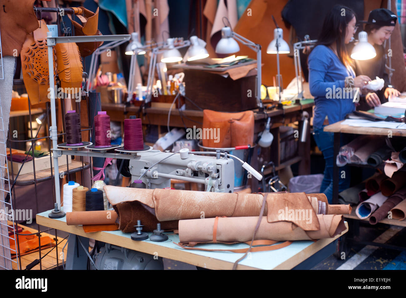 Taipei Taiwan 2014 - boutique atelier artisan cuir Banque D'Images