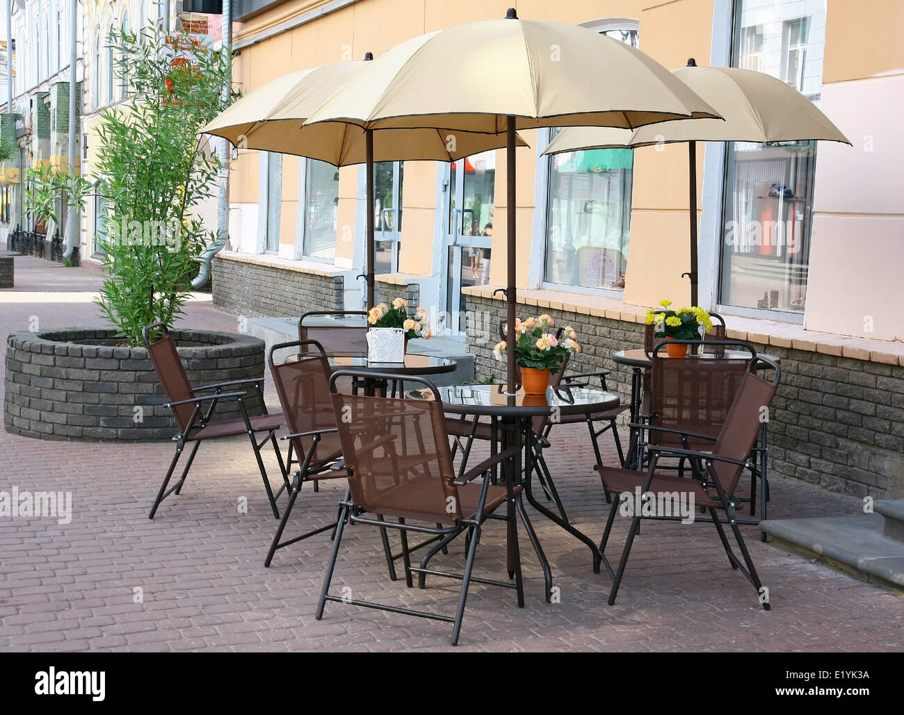 Summer street cafe Banque D'Images