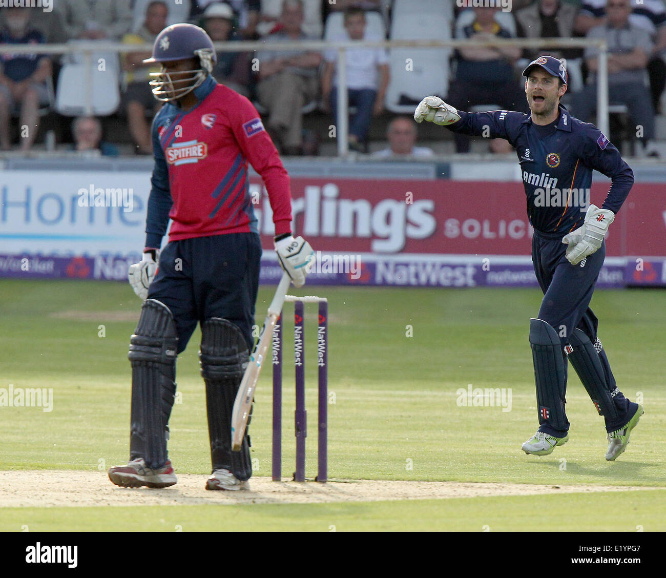 Canterbury, UK. 11 Juin, 2014. James Foster appel pour le guichet de Daniel Bell-Drummond au cours de la Natwest T20 Blast correspondance entre les Spitfires de Kent et d'Essex Eagles à l'Essex Le Spitfire Sol Credit : Action Plus Sport/Alamy Live News Banque D'Images