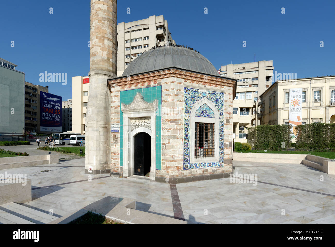 Également connu sous le nom de mosquée Konak Yalı Mosquée (Yalı Camii). Il a été construit en 1755 il est situé dans la région de Konak Square. Izmir. La Turquie. Banque D'Images