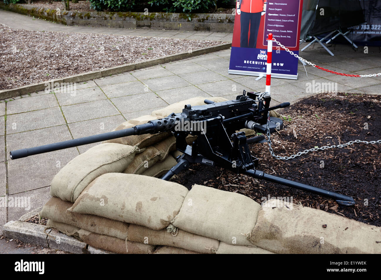 L1 A1 MHG de mitrailleuse lourde de calibre 50 armes de l'armée britannique sur l'affichage à une journée portes ouvertes Banque D'Images