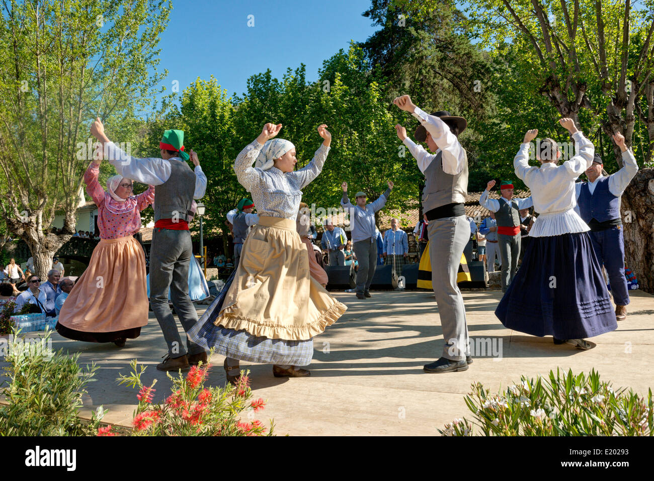 Troupe de danse folklorique de l'Estremadura district de Portugal dans le cadre d'un festival Banque D'Images