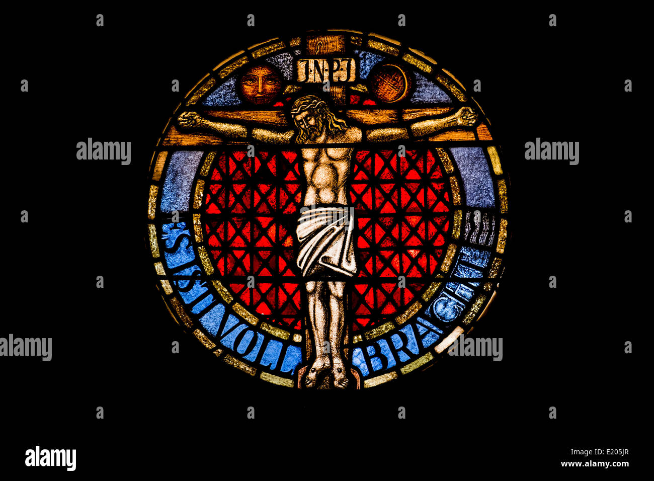 Série vitrail à l'église luthérienne de sessenheim montrant Jésus à la croix Banque D'Images
