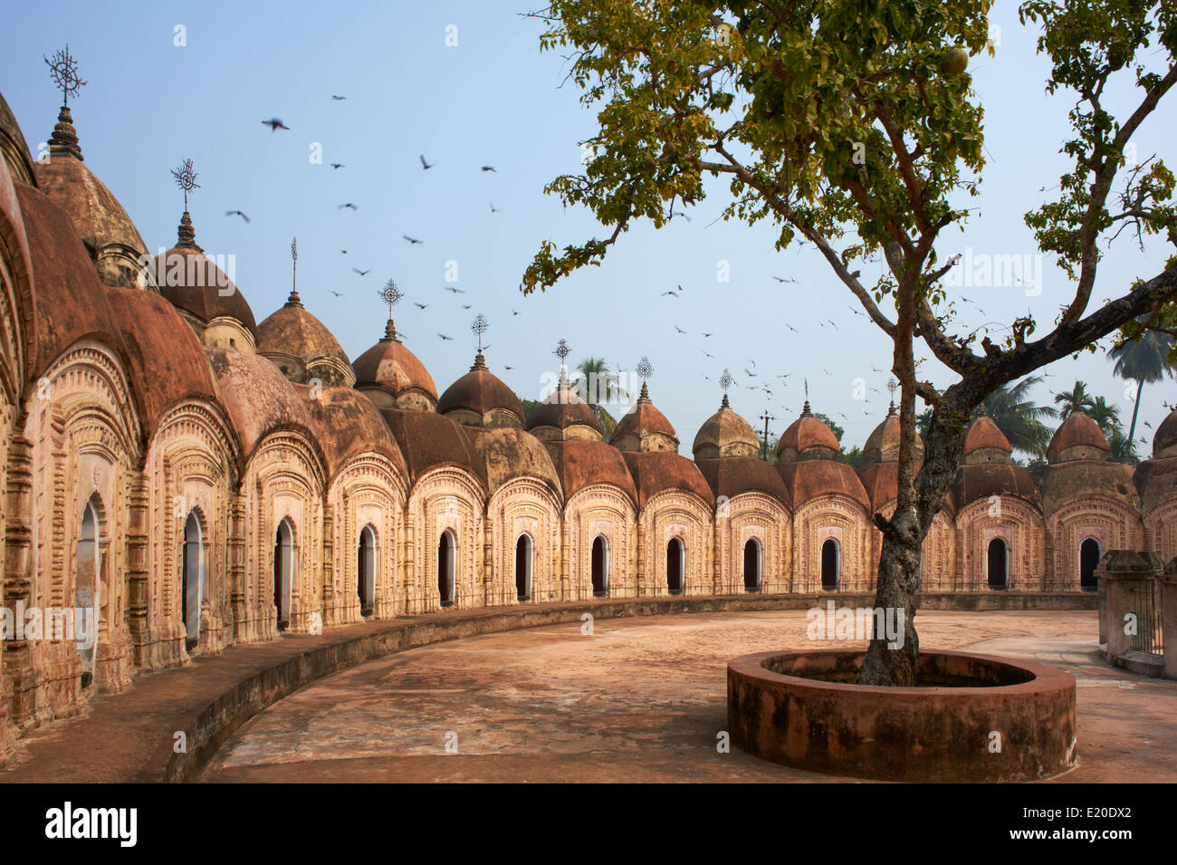 L'Inde, le Bengale occidental, Kalna, Nava Kailash temple (108 Shiv Mandir) dédié à Shiva Banque D'Images