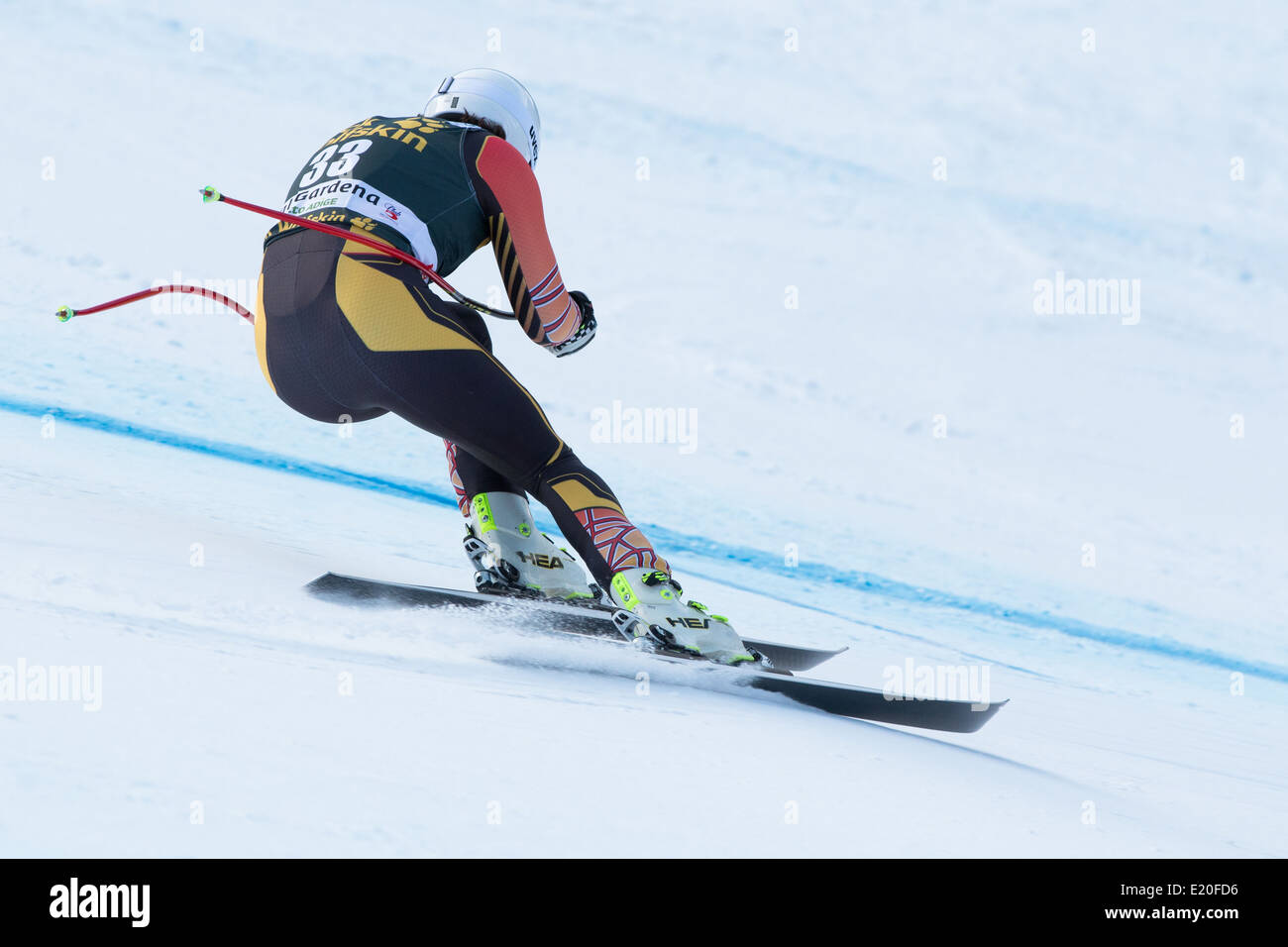 Jeffrey FRISCH (CAN) est entraînée vers le bas la piste Saslong compétitive dans une AUDI FIS Ski World Cup MEN'S EN DESCENTE sur la piste Saslong Banque D'Images