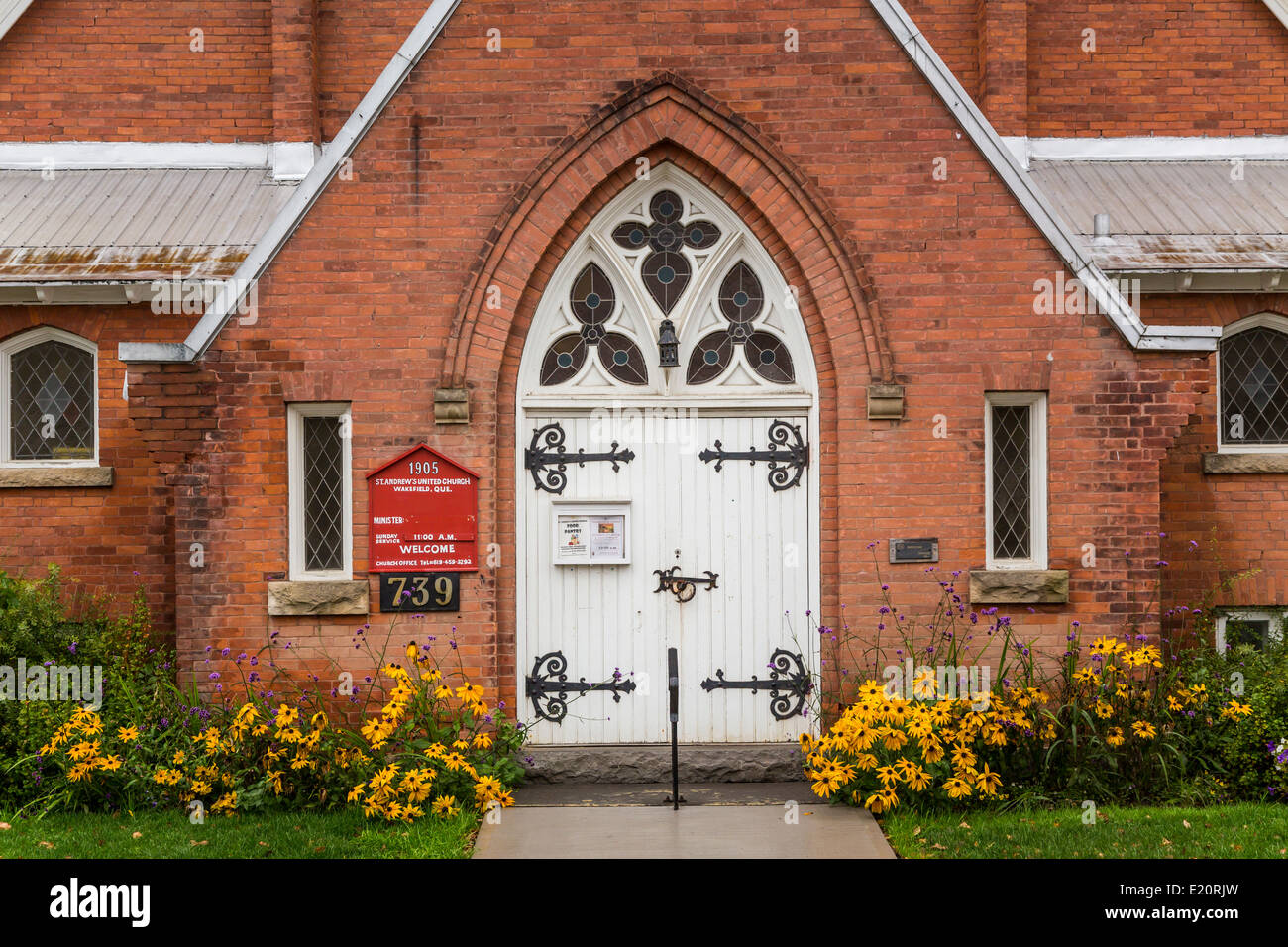 L'église St Andrew de porte à Wakefield, Québec, Canada. Banque D'Images