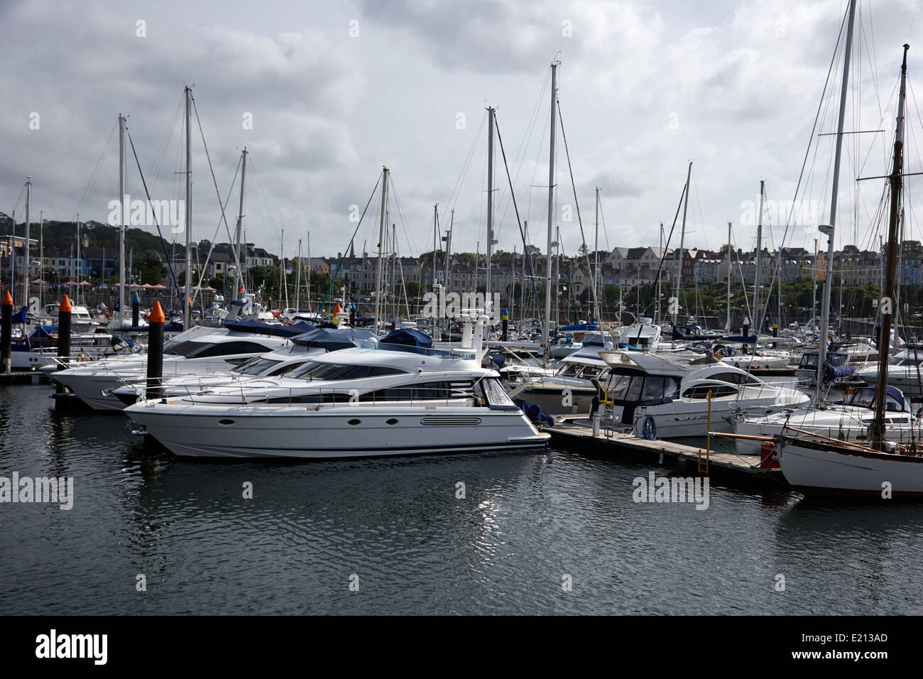 Bateaux de plaisance de luxe à Bangor Northern Ireland Banque D'Images