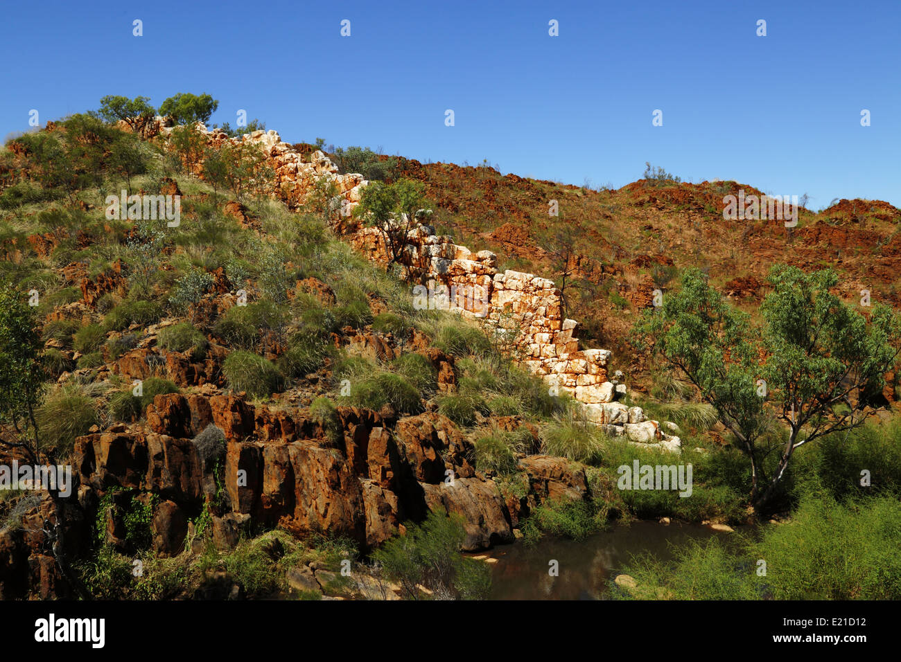 Mur de la Chine, une veine de quartz affleurent dans près de Halls Creek dans le Kimberley, en Australie occidentale. Banque D'Images