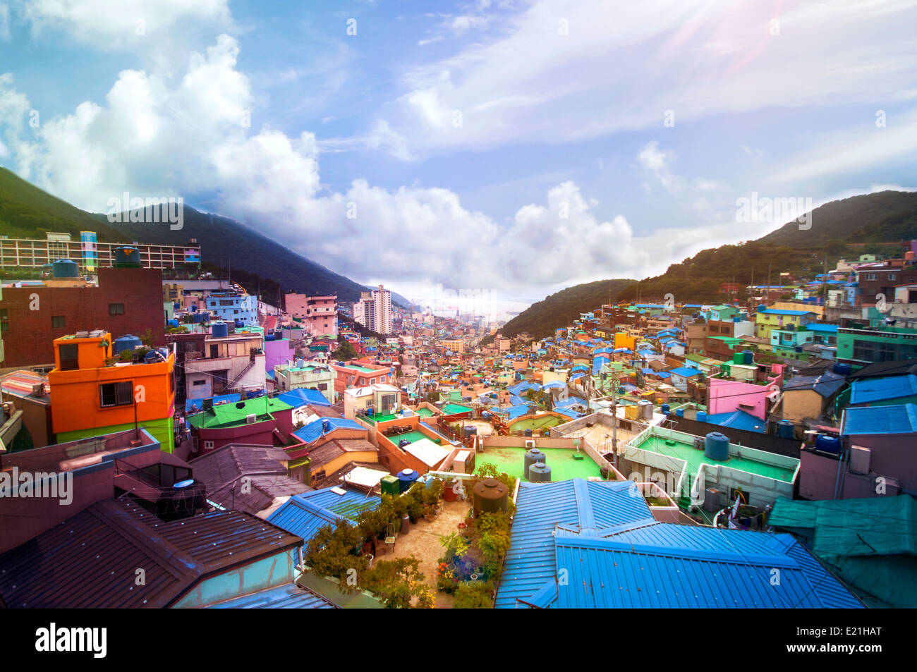 Gamcheon Cultural Village, également connu sous le nom de Santorin sur la mer du Sud. Explorer les ruelles colorées de Busan. Banque D'Images