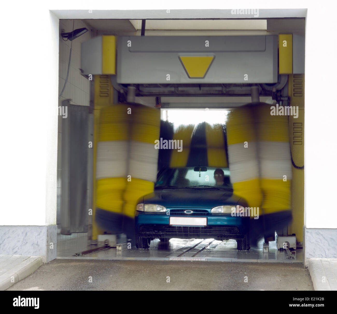 Lavage de voiture automatique - très rapide et un service pratique Banque D'Images