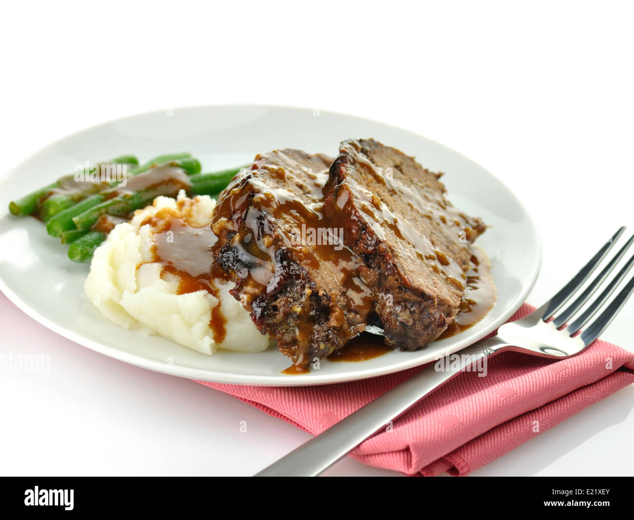 Pain de viande avec de la purée de pommes de terre et haricots verts Banque D'Images