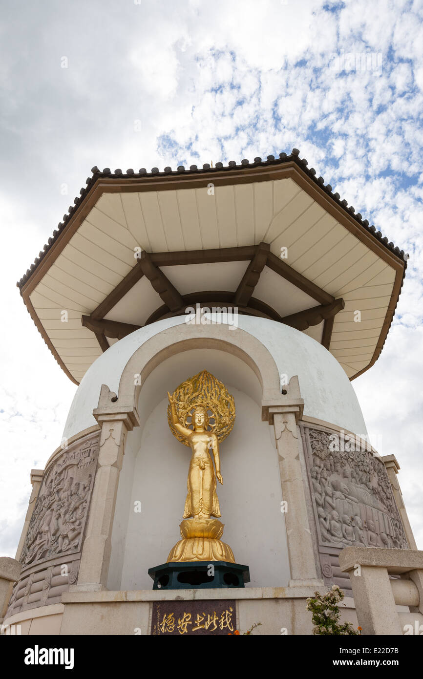 La paix, la pagode bouddhiste japonaise Nippon Myohoji, Milton Keynes Banque D'Images