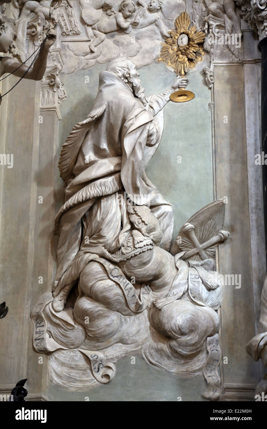 Statue de Saint dans l'église de Saint Vitale. Parme. Emilia-Romagna. Italie Banque D'Images