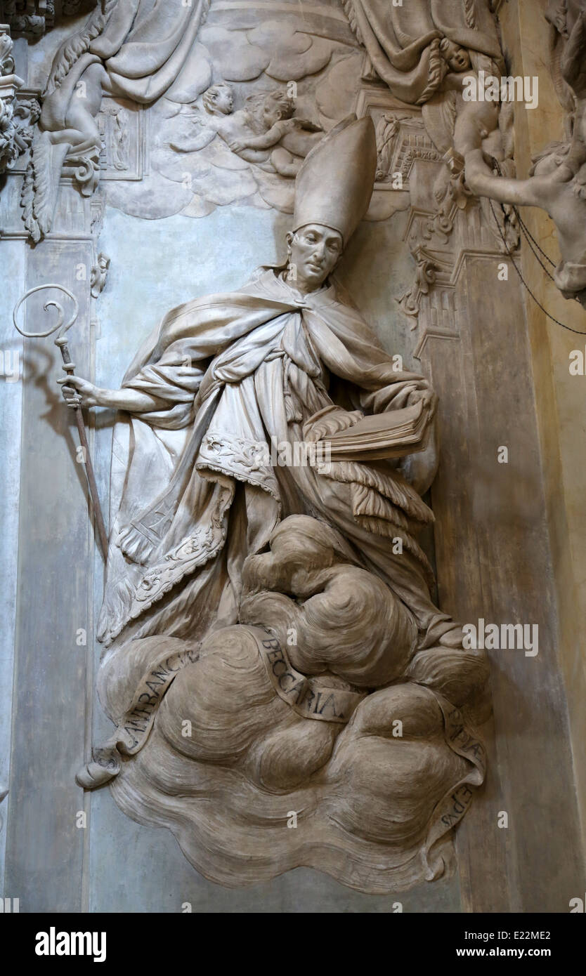 Statue de Saint dans l'église de Saint Vitale. Parme. Emilia-Romagna. Italie Banque D'Images