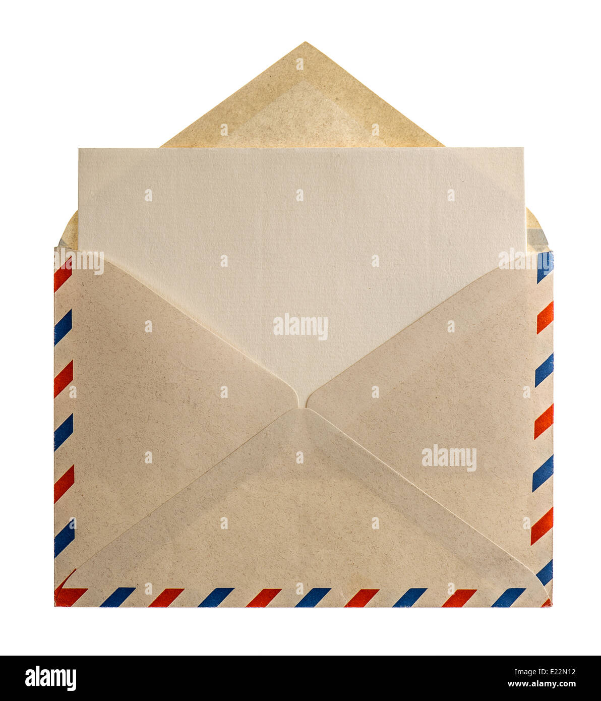 Retro style air mail lettre enveloppe isolé sur fond blanc Banque D'Images