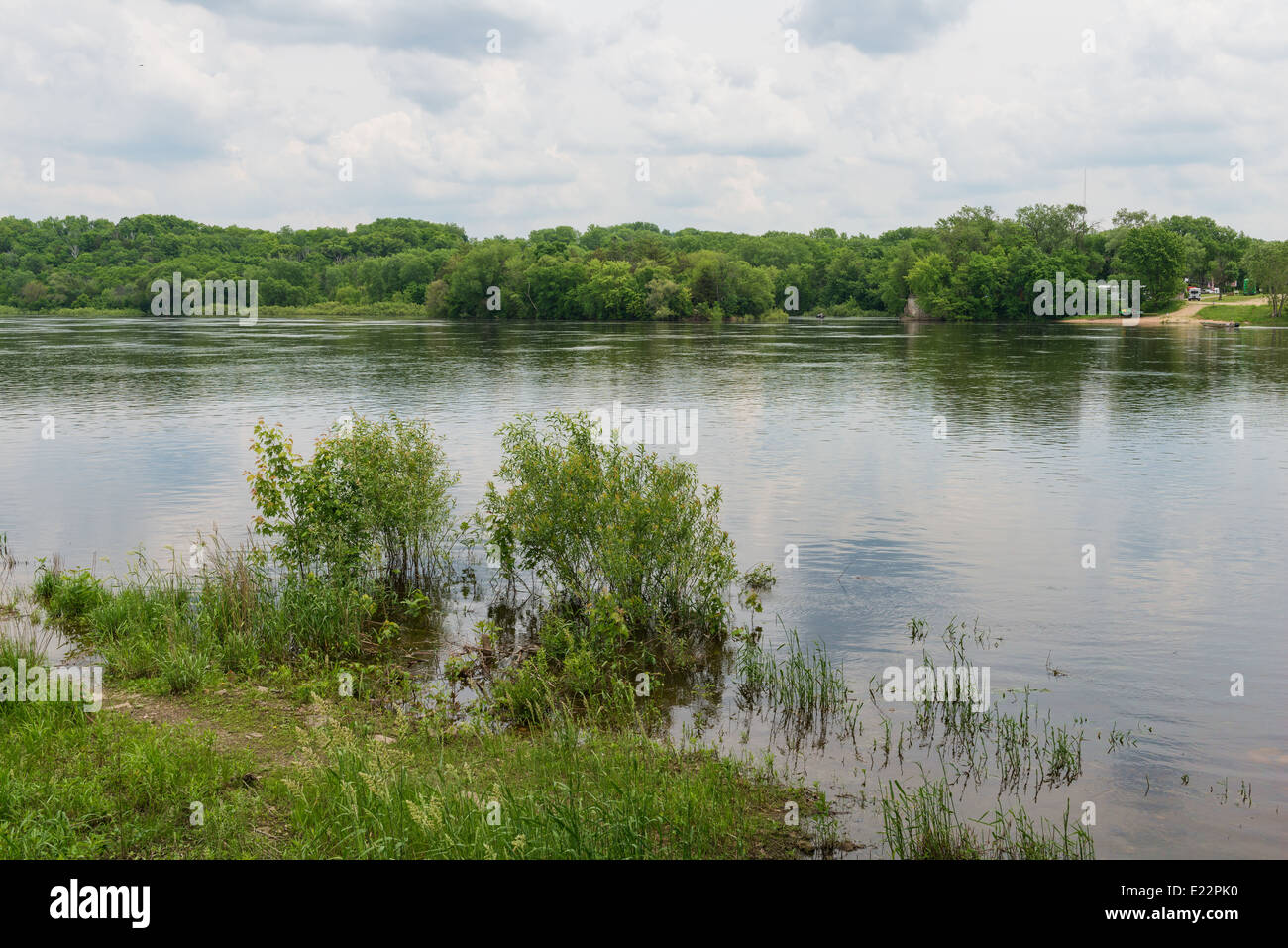 Une vue de la rivière Wisconsin, Sauk City, Wisconsin Banque D'Images