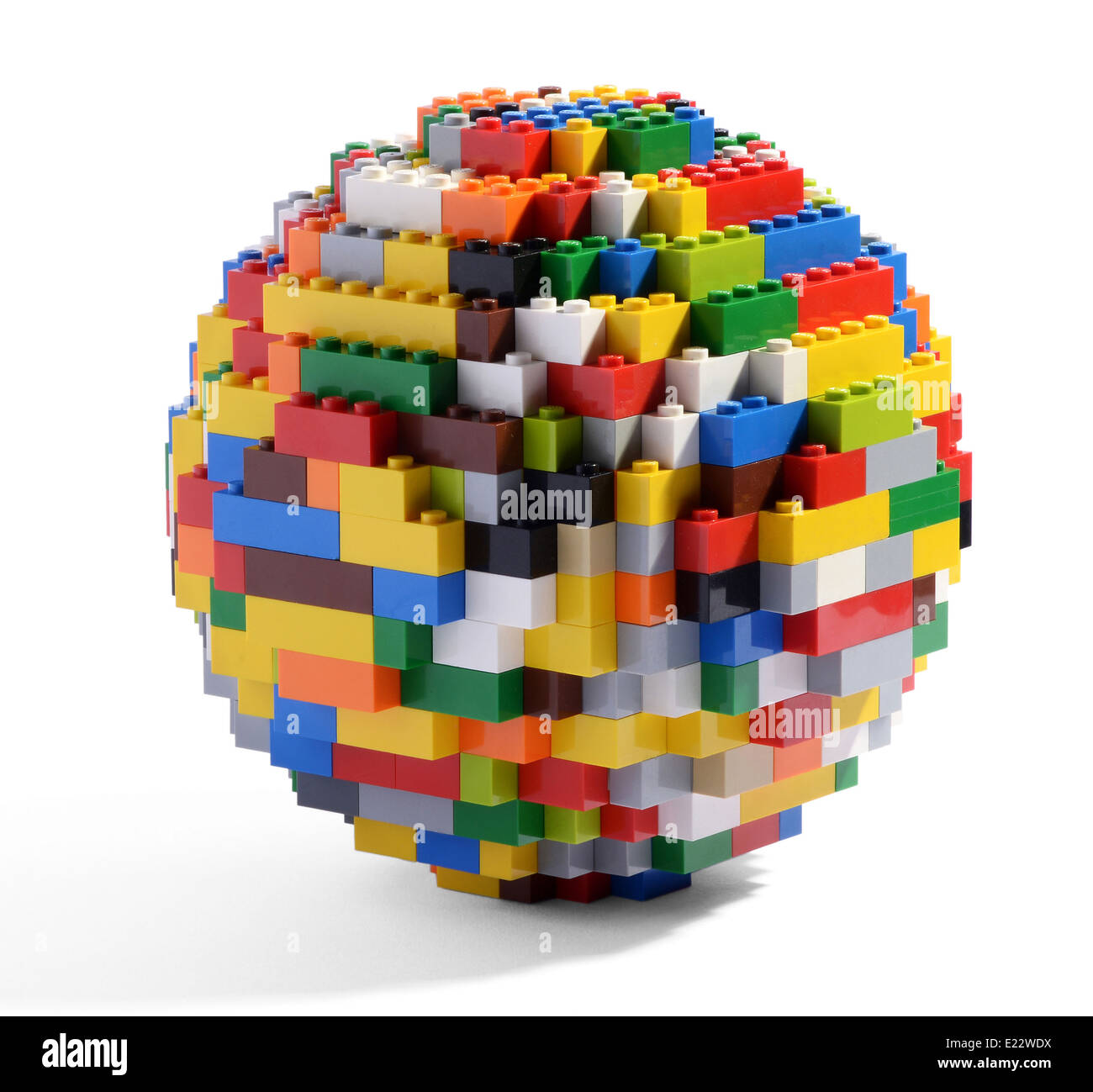 Sphere construit de blocs imbriqués multicolores Banque D'Images