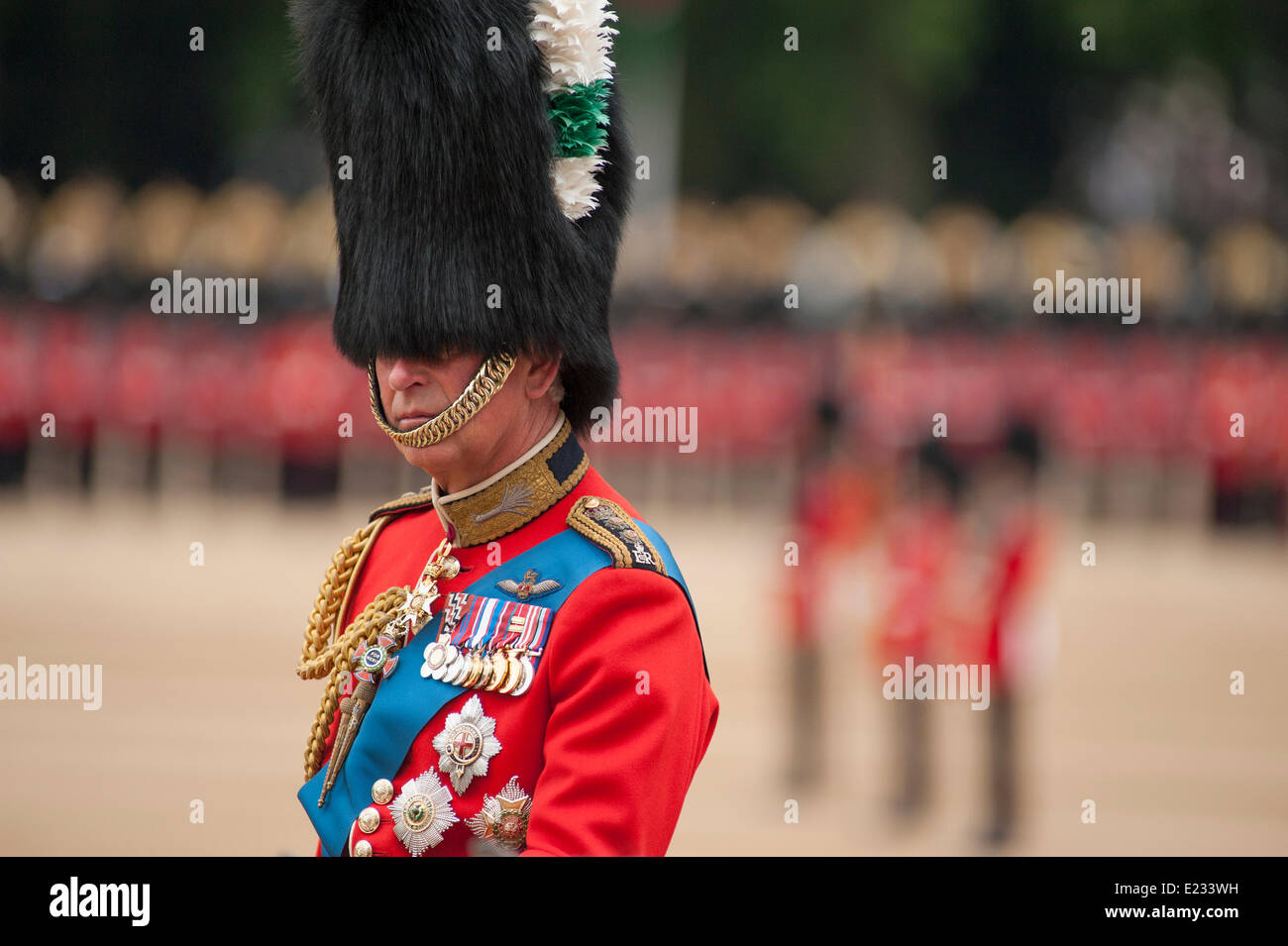 Horse Guards Parade, Londres UK. 14 juin 2014. Son Altesse Royale le Prince de Galles, le Colonel Welsh Guards, arrive dans le cortège royal sur Horse Guards Parade. Credit : Malcolm Park editorial/Alamy Live News Banque D'Images