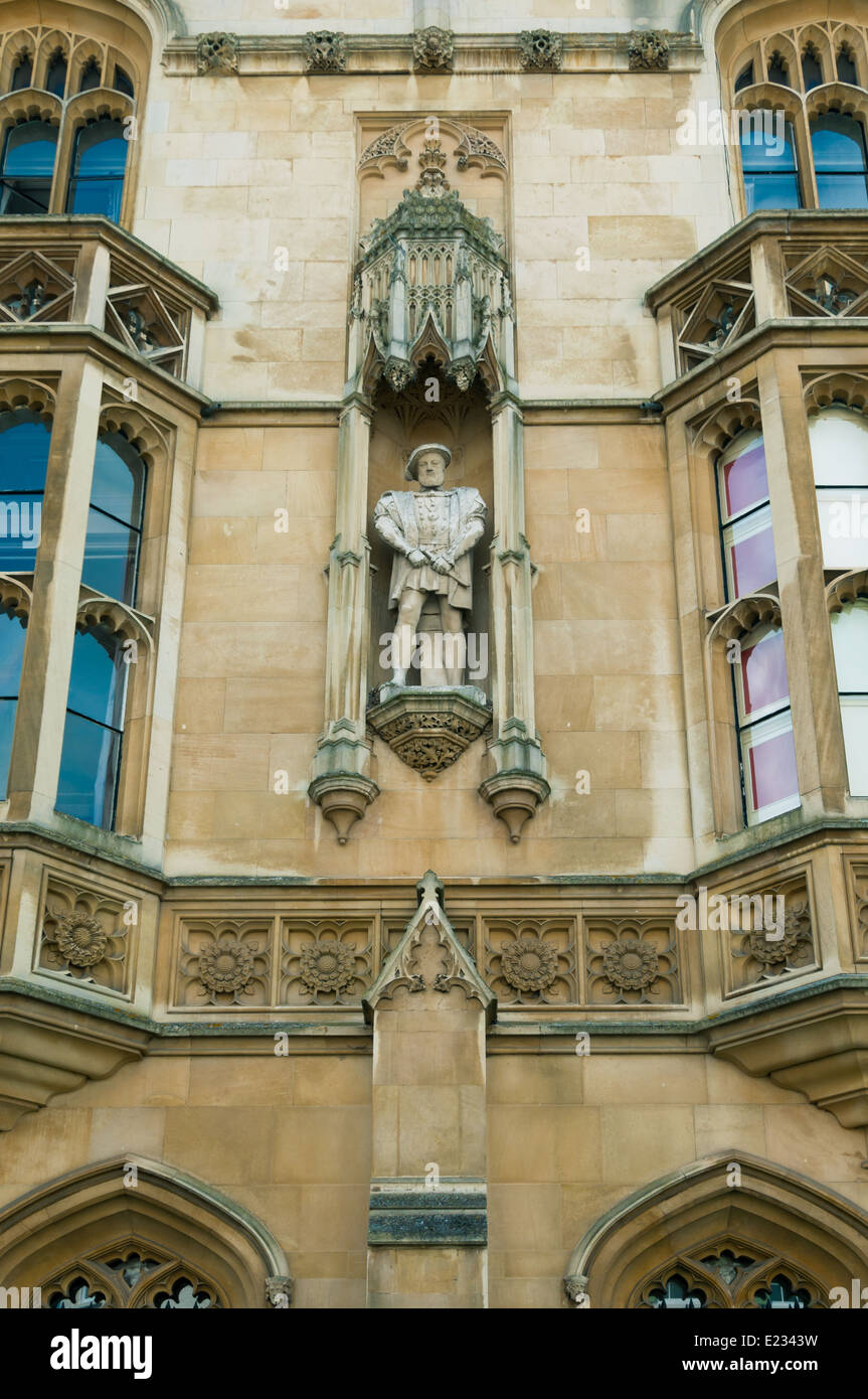 Statue du Roi Henry VIII les détails de l'Université de Cambridge, Royaume-Uni Banque D'Images
