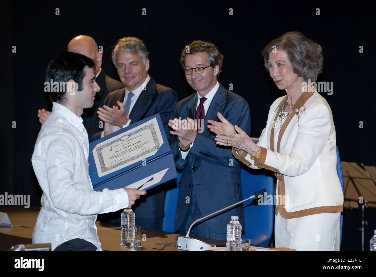 13 juin 2014 - Madrid, Espagne - La Reine Sofia d'Espagne offre des bourses pour étudier à l'étranger, dans son dernier acte officiel en tant que reine d'Espagne le 13 juin 2014 à Madrid, Espagne. (Photo par Oscar Gonzalez/NurPhoto) (Crédit Image : © Oscar Gonzalez/NurPhoto/ZUMAPRESS.com) Banque D'Images