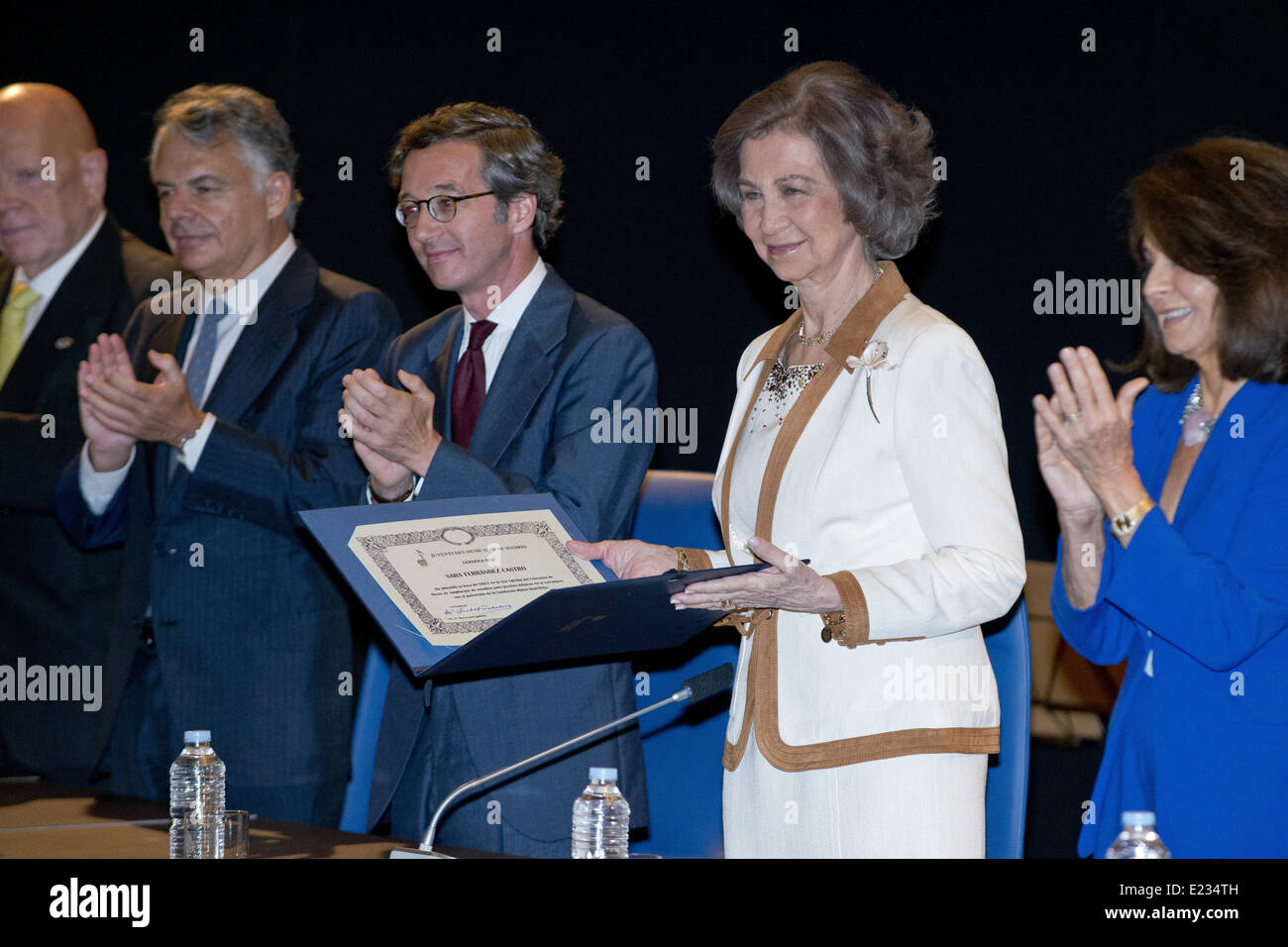 13 juin 2014 - Madrid, Espagne - La Reine Sofia d'Espagne offre des bourses pour étudier à l'étranger, dans son dernier acte officiel en tant que reine d'Espagne le 13 juin 2014 à Madrid, Espagne. (Photo par Oscar Gonzalez/NurPhoto) (Crédit Image : © Oscar Gonzalez/NurPhoto/ZUMAPRESS.com) Banque D'Images