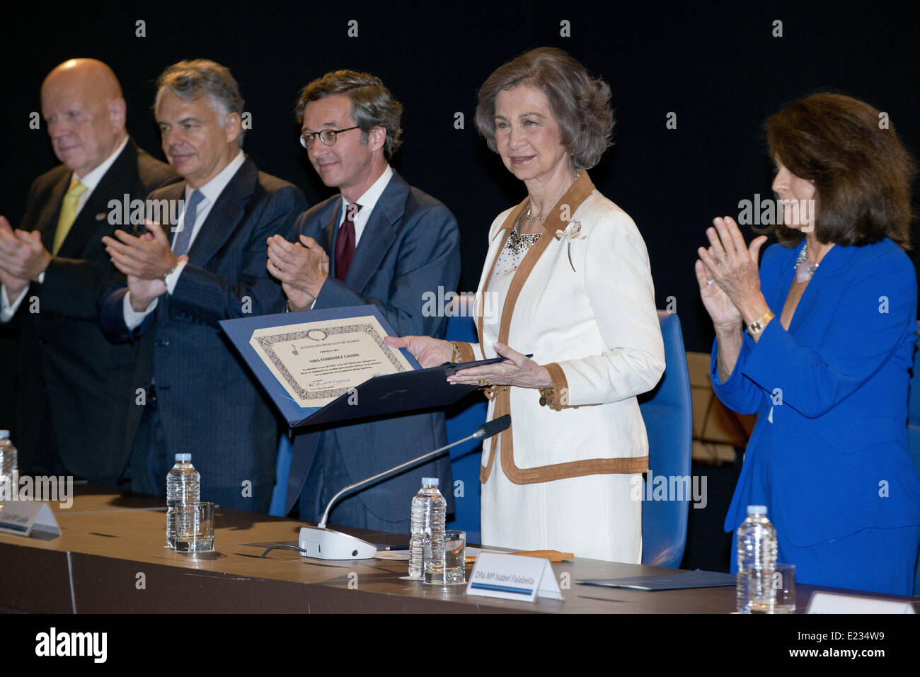 13 juin 2014 - Madrid, Espagne - La Reine Sofia d'Espagne offre des bourses pour étudier à l'étranger, dans son dernier acte officiel en tant que reine d'Espagne le 13 juin 2014 à Madrid, Espagne. (Photo par Oscar Gonzalez/NurPhoto) (Crédit Image : © Oscar Gonzalez/NurPhoto/ZUMAPRESS.com) Banque D'Images