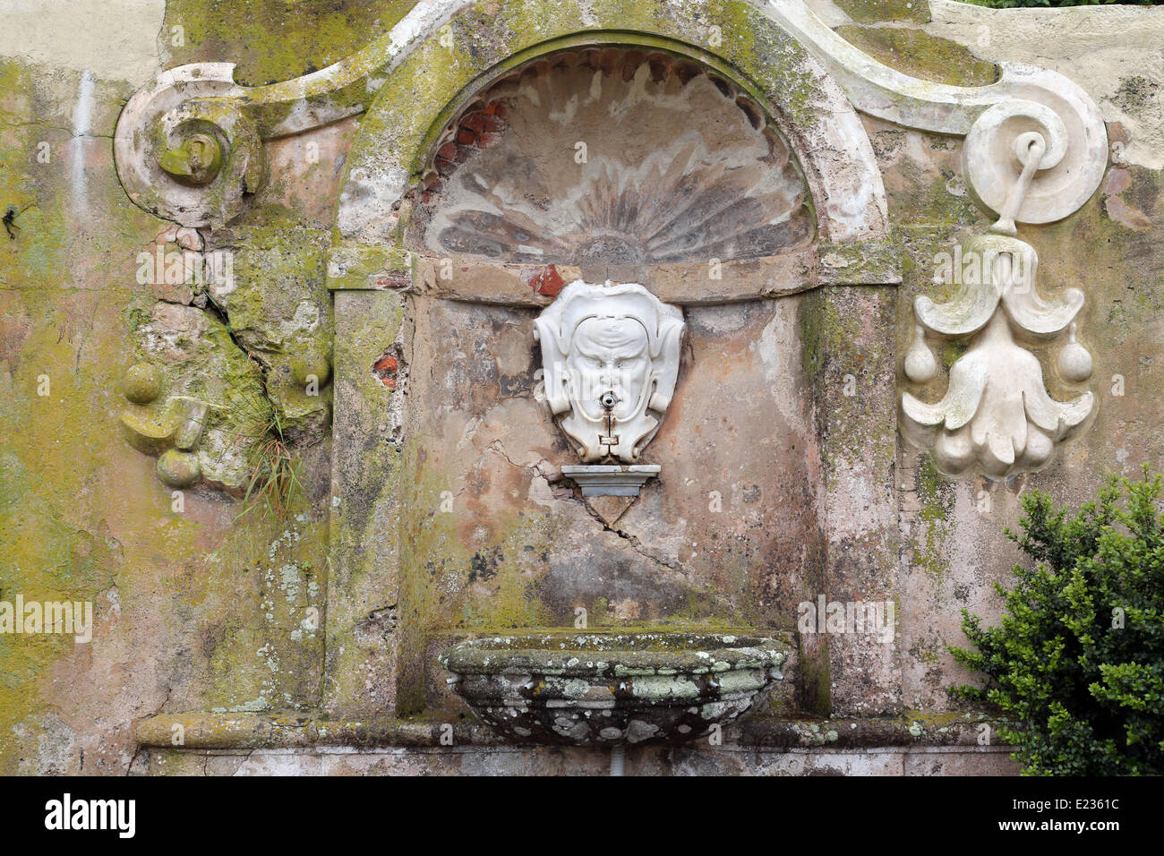 Fontaine de jardin Banque D'Images