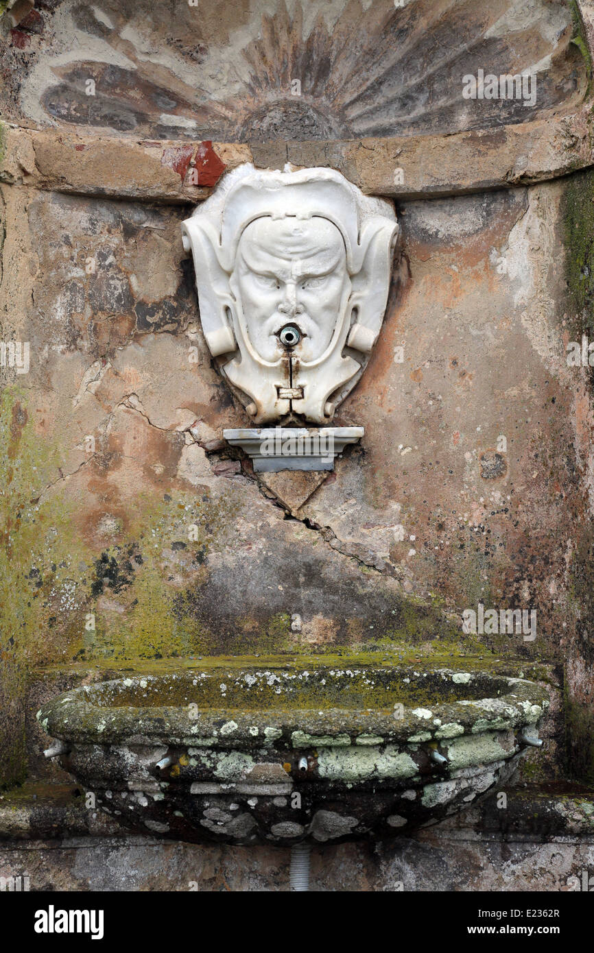 Fontaine de jardin Banque D'Images