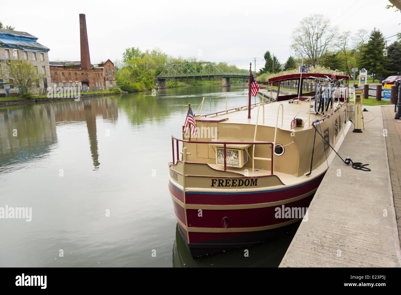 Boats docked in Seneca Falls NY canal Banque D'Images