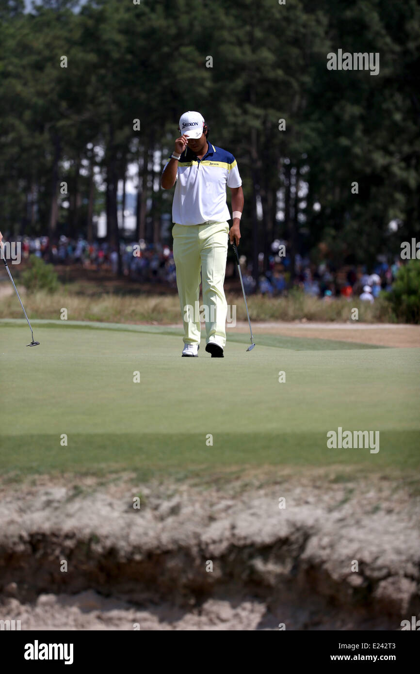 Pinehurst, Caroline du Nord, USA. 14 Juin, 2014. Hideki Matsuyama (JPN) Golf : Hideki Matsuyama du Japon sur un livre vert au cours de la troisième série de la 114e US Open Championship à Pinehurst Resort Country Club no2 en cours Pinehurst, Caroline du Nord, États-Unis . © Koji Aoki/AFLO SPORT/Alamy Live News Banque D'Images